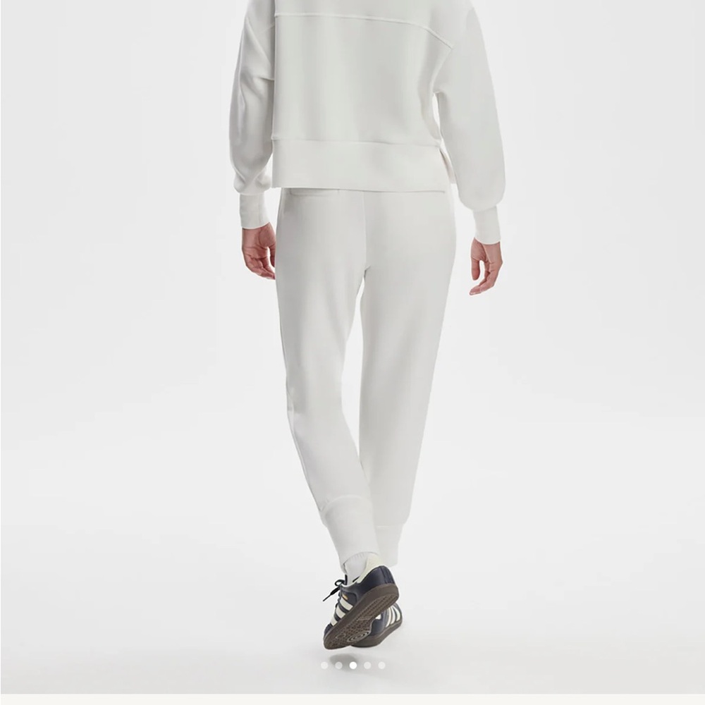 Valley Slim Cuff 25” White Pant, new with tags - Picture 2 of 7